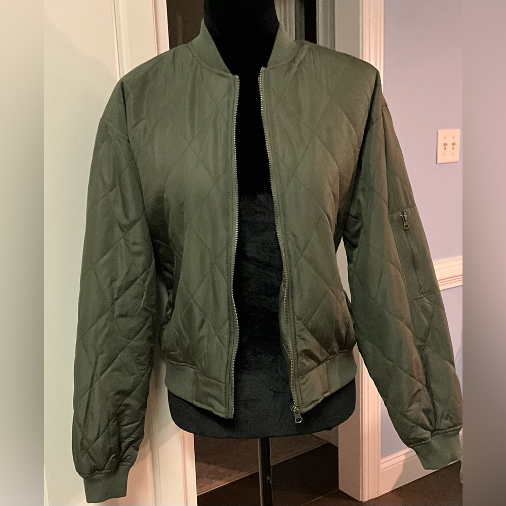 NWT Bomber jacket Lightweight Army Green Bomber Jacket